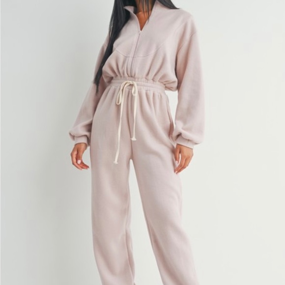 Blush colored warm jumpsuit drawstring waist and elastic ankle - Picture 3 of 3